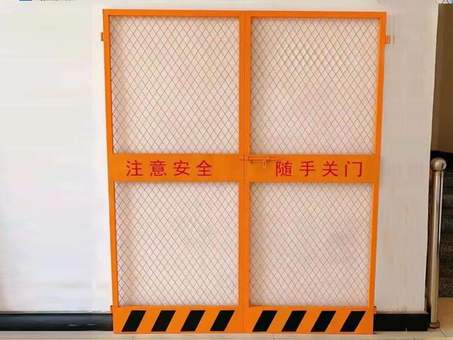 电梯防护安全门